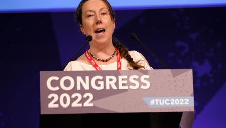 CSP Steward Helen Lewes at the TUC Congress lectern 