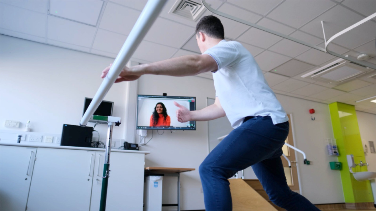 a physio conducting an online rehab class