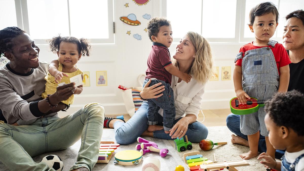 families at a playgroup Advice for parents and parents-to-be