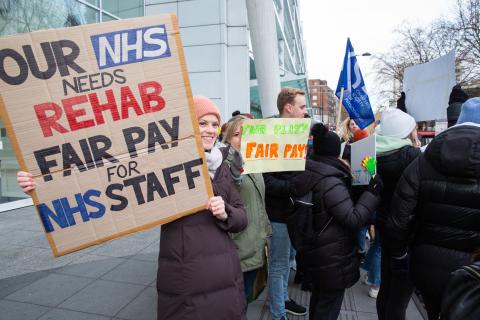 Physiotherapy staff on strike at UCLH, photographer David Harrison