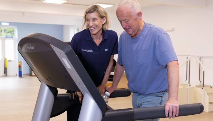 FLJun26Feature Physio tech Katie Christmas works with patient at Leatherhead Community Hospital exercise class [Lorne Campbell/Guzelian]